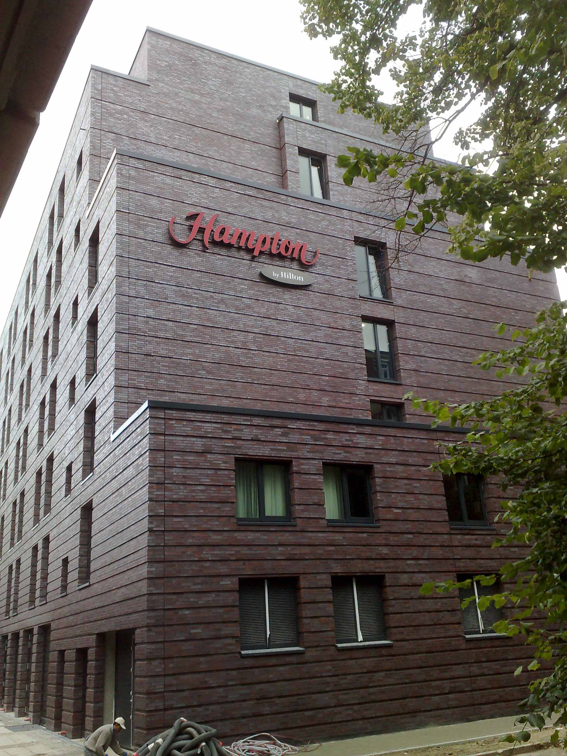 Uhlandstr02